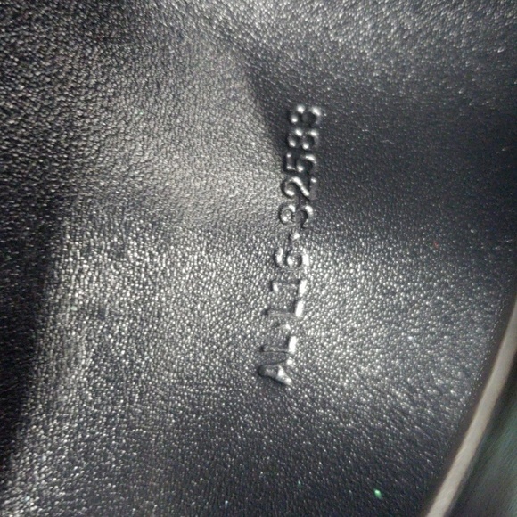 Genuine BVLGARI 6-Key Holder Case with Box - Excellent Condition, 4 x 2.75-in - Picture 9 of 10